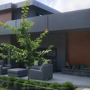 https://a-tiny-house-near-ubc-ubc.richmond-hotels.com